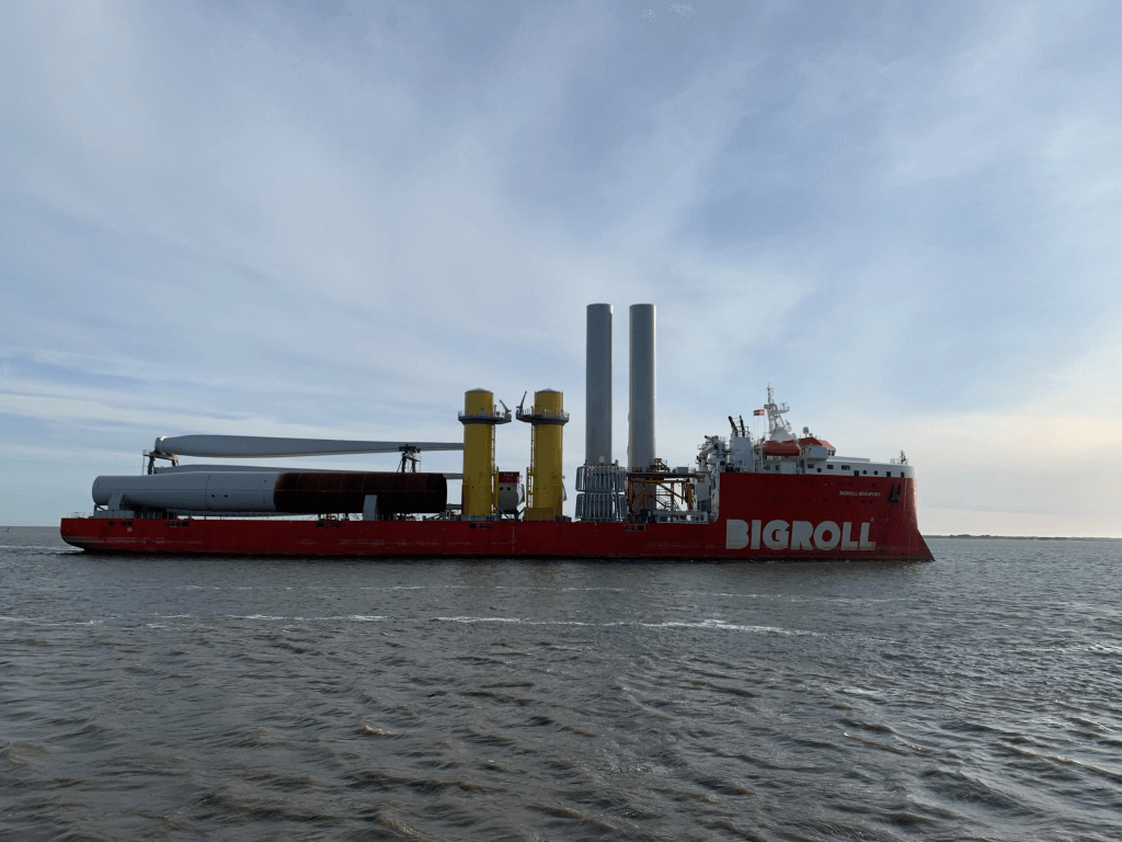 Wind turbine blades on ship coming to Virginia